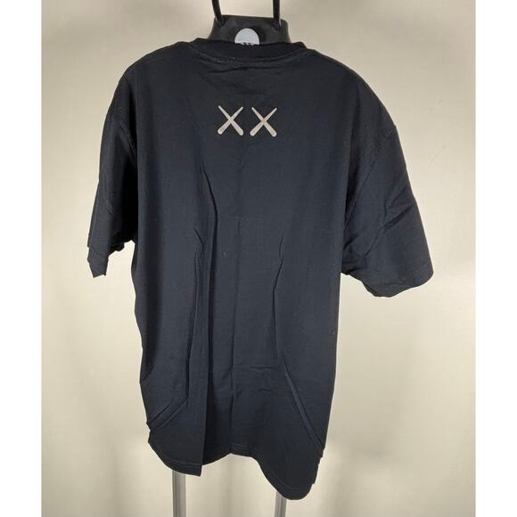 KAWS x Uniqlo Companion Limited Exclusive UT Graphic Black T-Shirt Men's XL - Picture 5 of 7